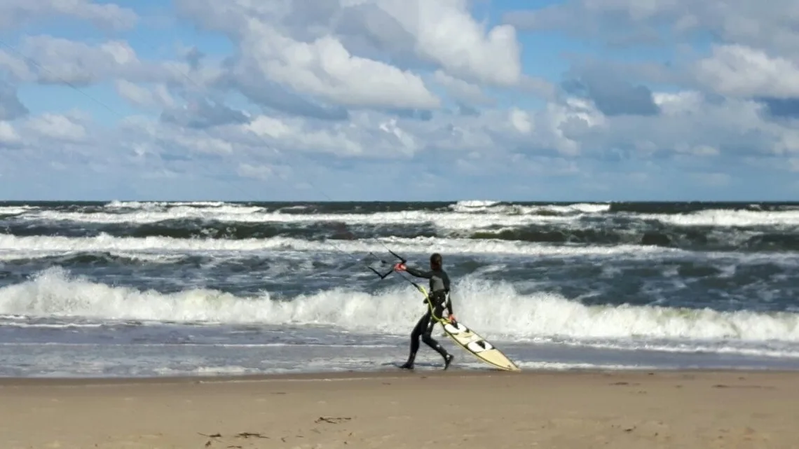 Dünenhaus Südstrand, 4-5 Fußminuten zum Strand Blick über Hügellandschaft zur Ostsee, Schwimmbadnutzung inklusive