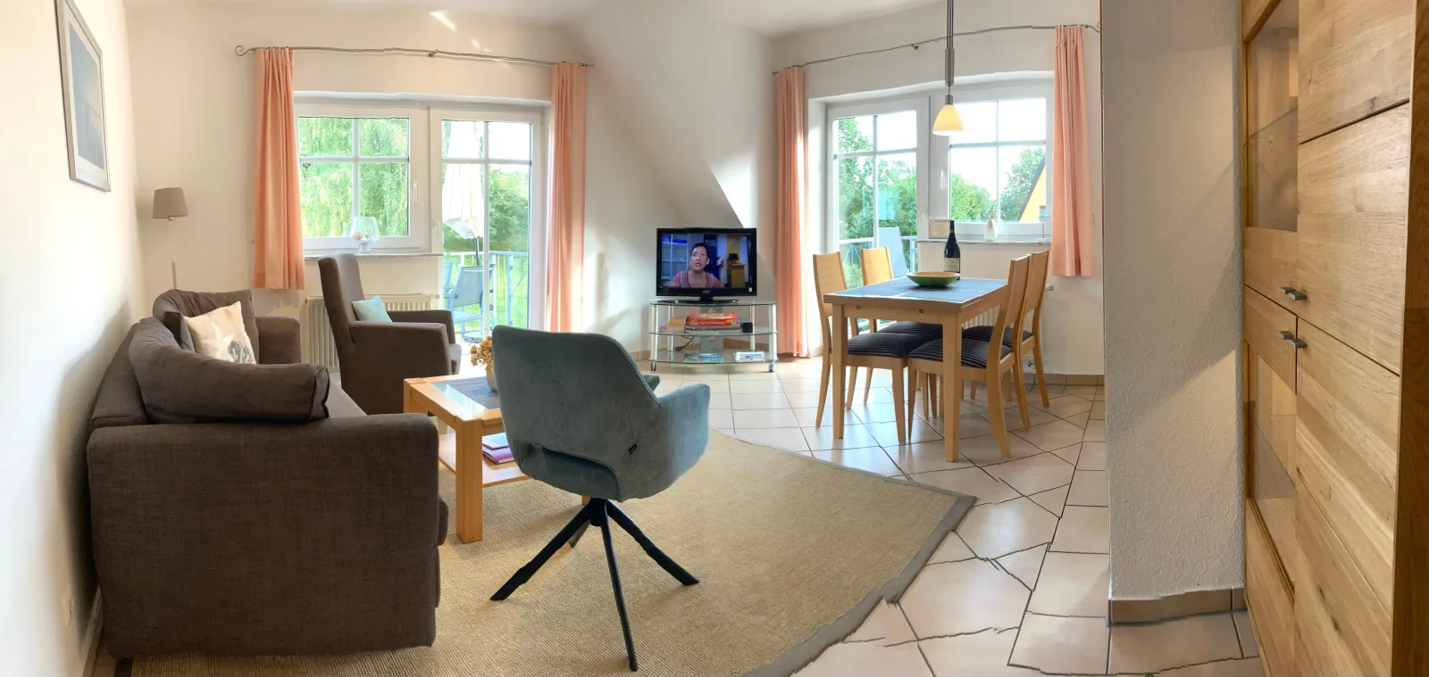 Dünenhaus Südstrand, 4-5 Fußminuten zum Strand Blick über Hügellandschaft zur Ostsee, Schwimmbadnutzung inklusive