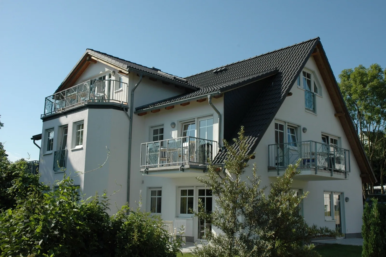 Dünenhaus Südstrand, 4-5 Fußminuten zum Strand Blick über Hügellandschaft zur Ostsee, Schwimmbadnutzung inklusive