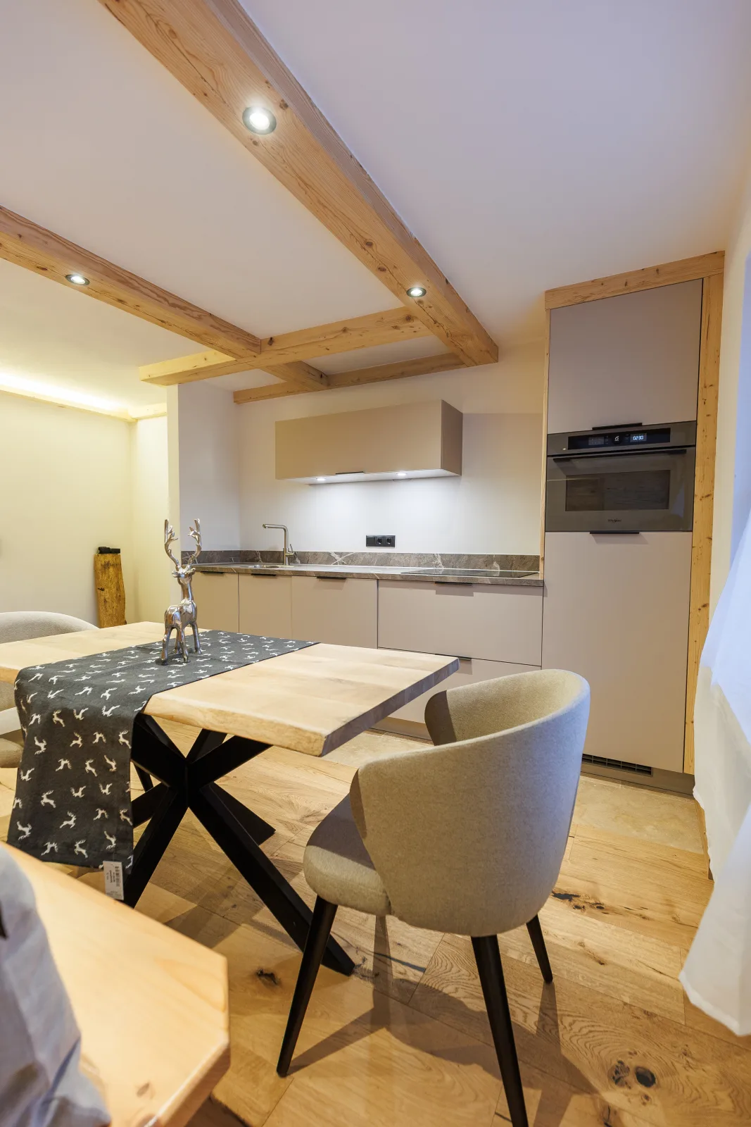 Apartment 2 - Luchs