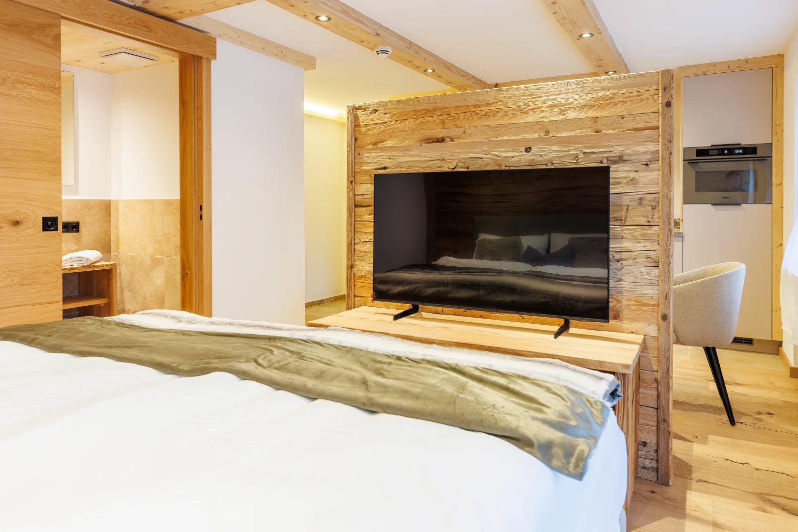 Apartment 2 - Luchs