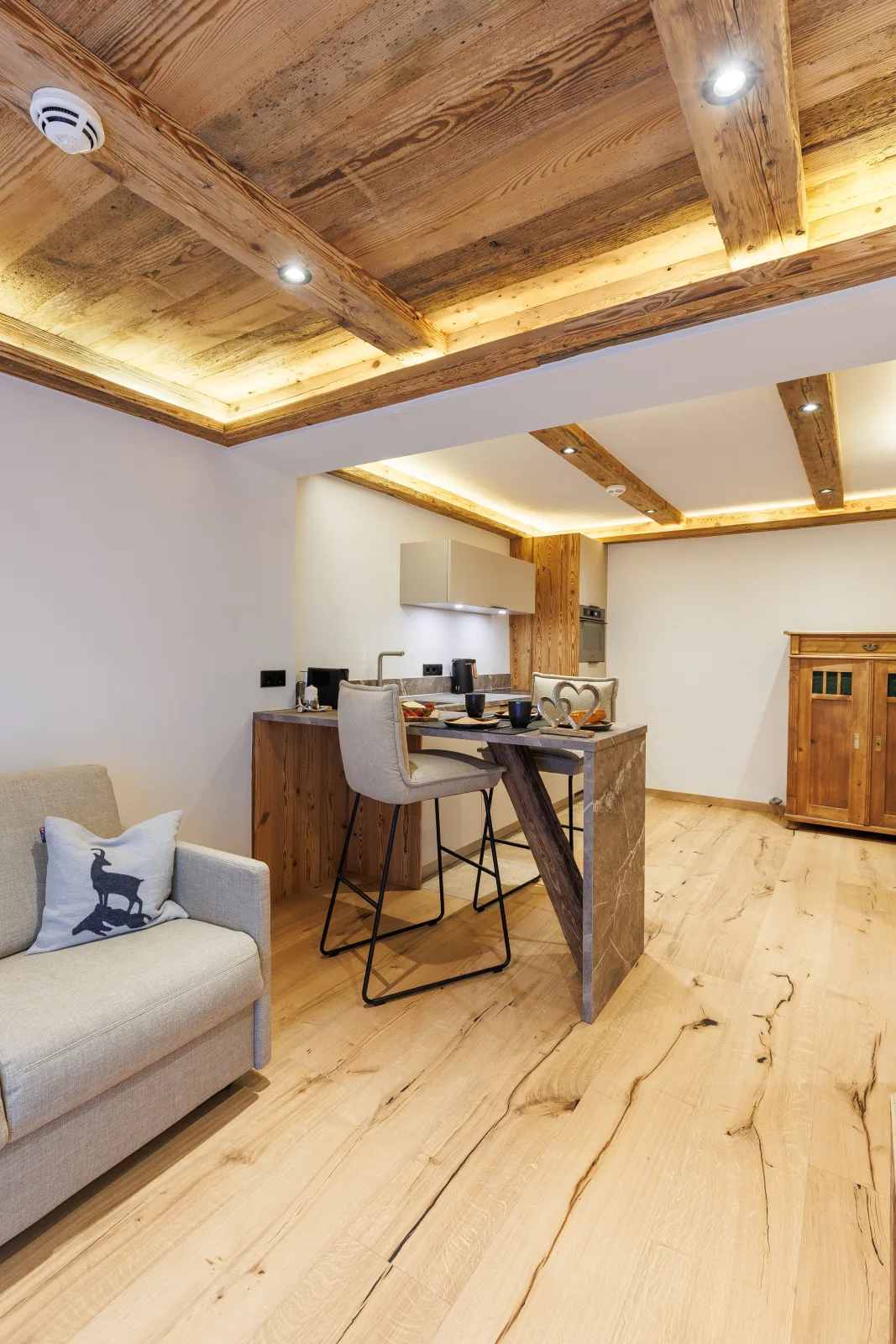 Apartment 6 - Reh