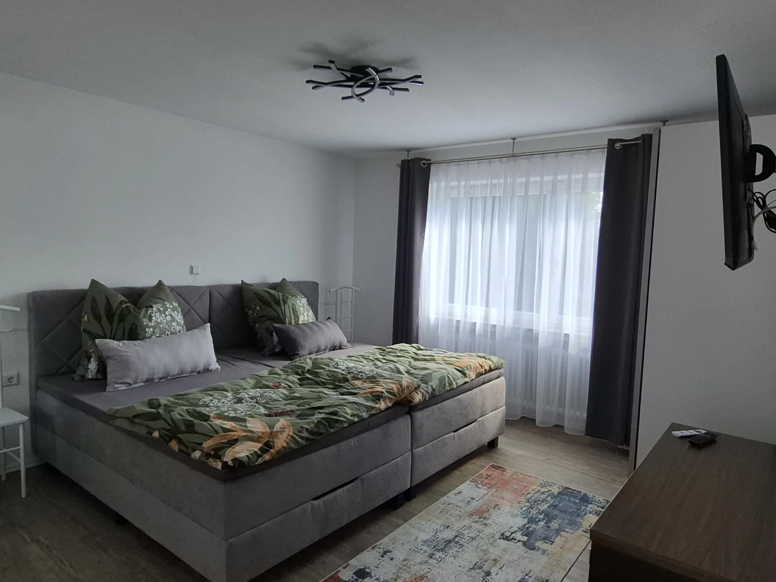 FeWo Ausblick Rottweil, eigener Zugang, Terrasse, Carport