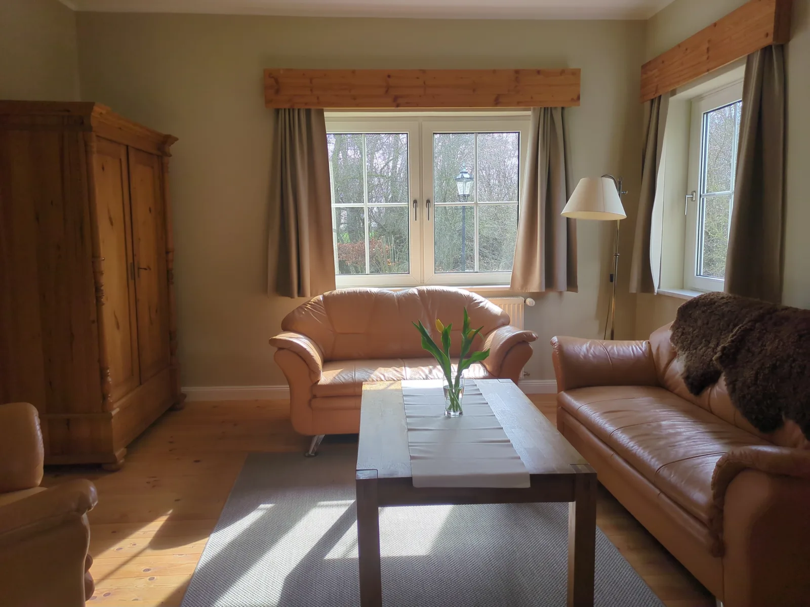 Erdgeschoss, überdachte Terrasse, Familienbett, Holzfußboden