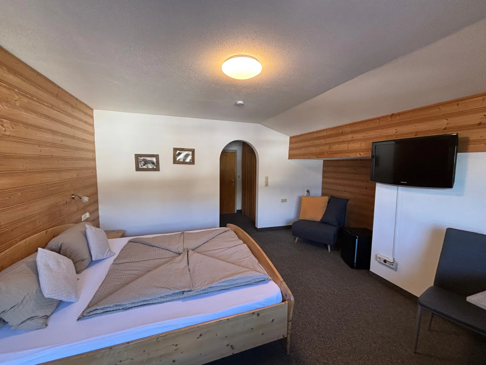 Doppelzimmer mit Frühstück 6