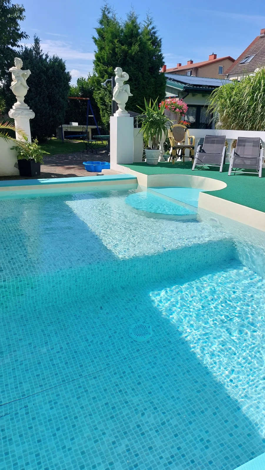 Ferienhof Pommerngreif - Wohnung 3, familiär, mit Poolnutzung und Grillmöglichkeit