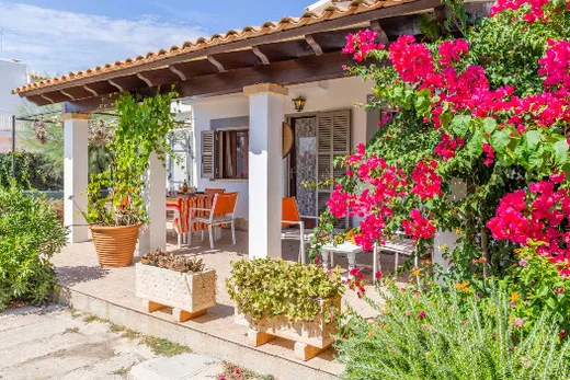 Coquetish Cottage 50m from Son Serra Beach