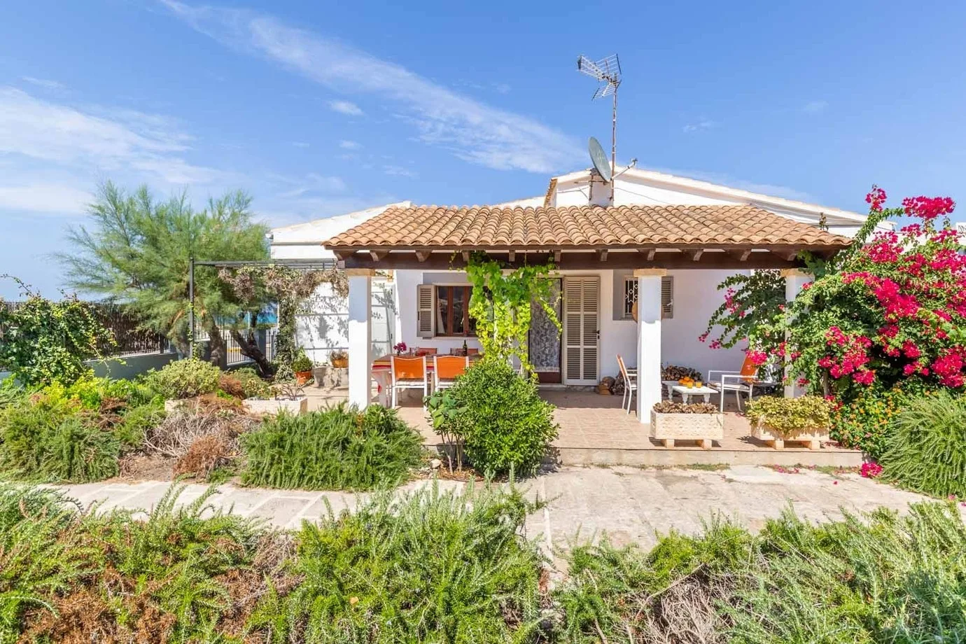 Coquetish Cottage 50m from Son Serra Beach