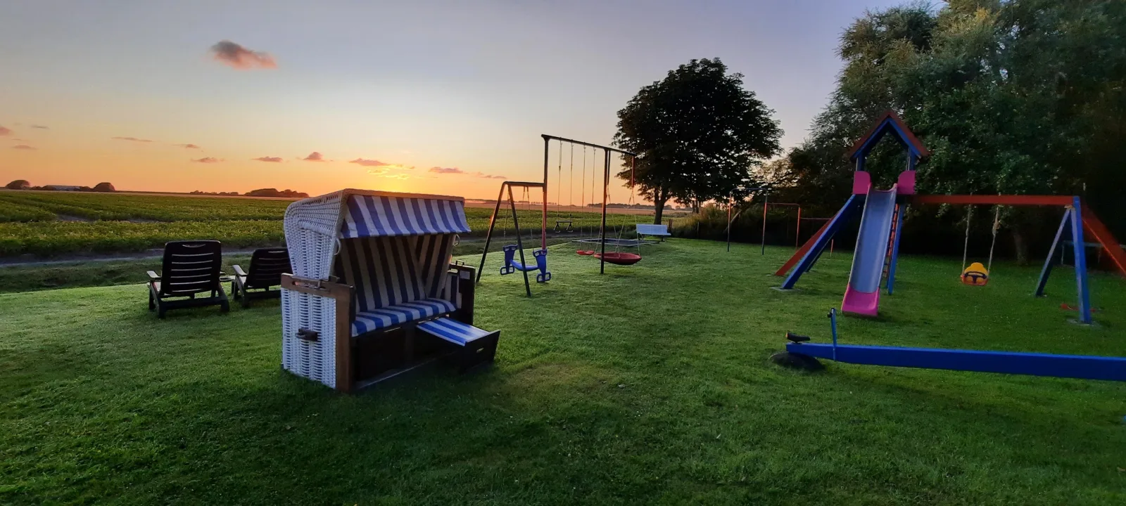 Ferienwohnung Seebär im Haus Seewind nur 800 Meter von der Nordsee entfernt auf 2.800 m² Grundstück