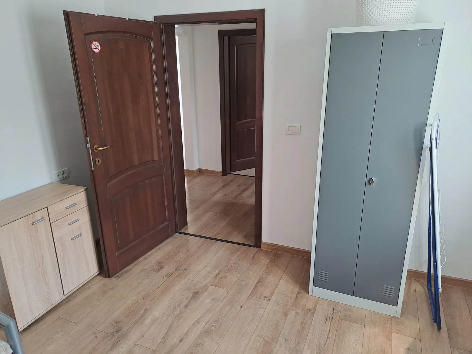 Voll ausgestattete Monteur- Ferienwohnung direkt an der Raffinerie Leuna in einer Villa mit kleinem Balkon