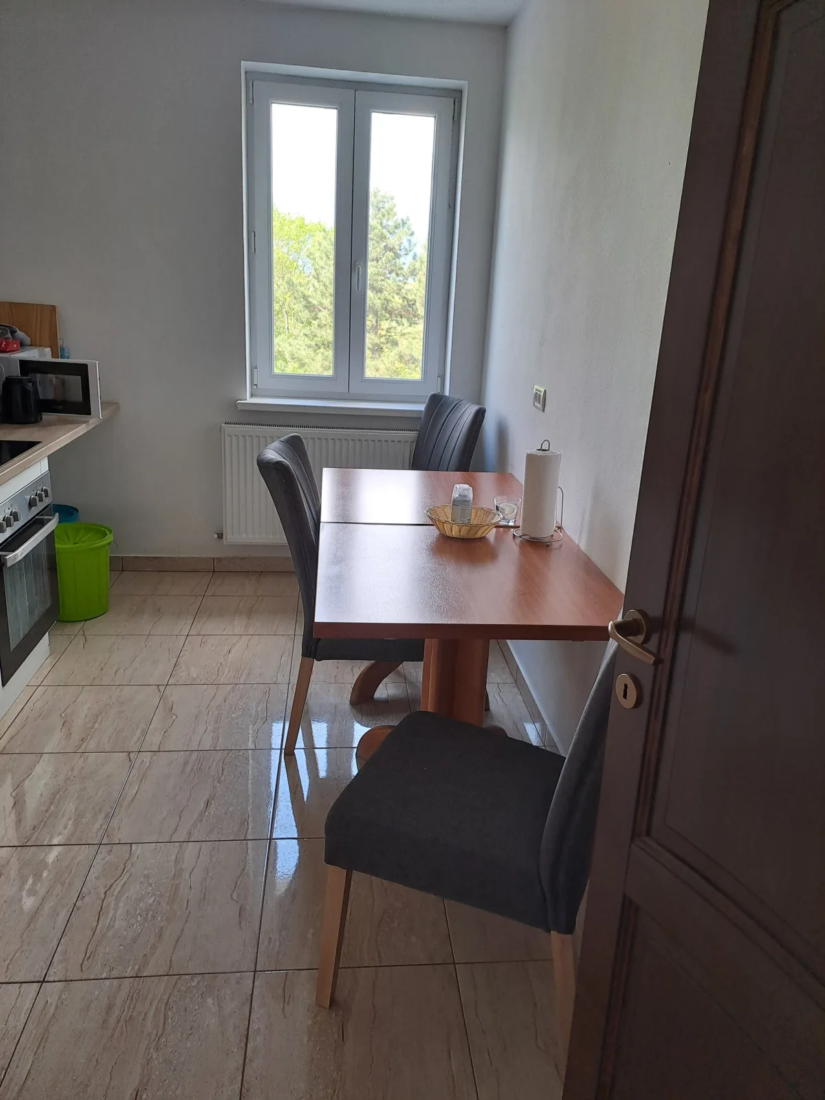 Voll ausgestattete Monteur- Ferienwohnung direkt an der Raffinerie Leuna in einer Villa mit kleinem Balkon