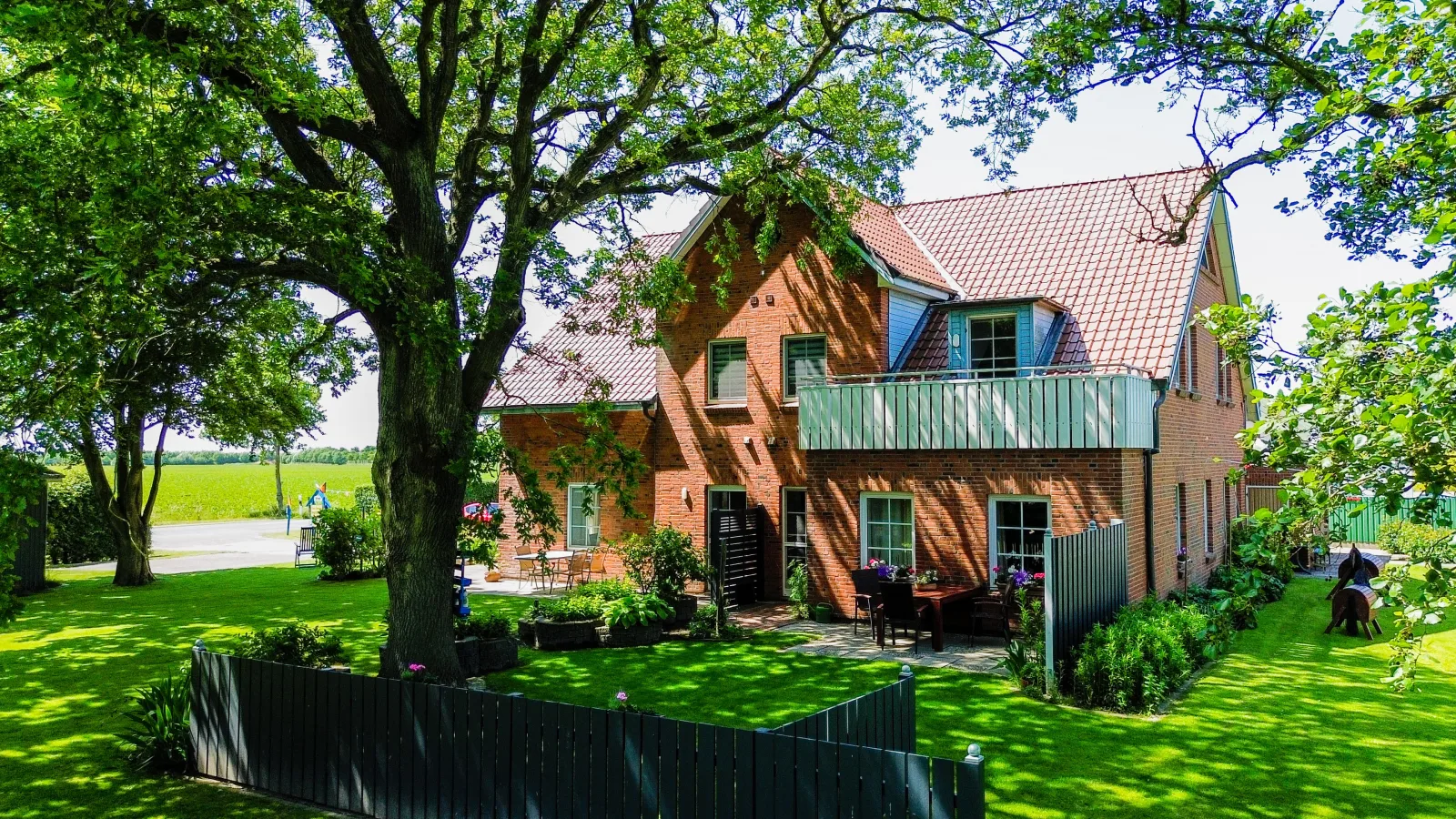 Ferienwohnung Seepferd im Haus Seewind nur 800 Meter von der Nordsee entfernt auf 2.800 m² Grundstück