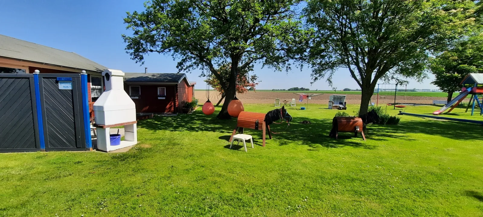Ferienwohnung Seepferd im Haus Seewind nur 800 Meter von der Nordsee entfernt auf 2.800 m² Grundstück