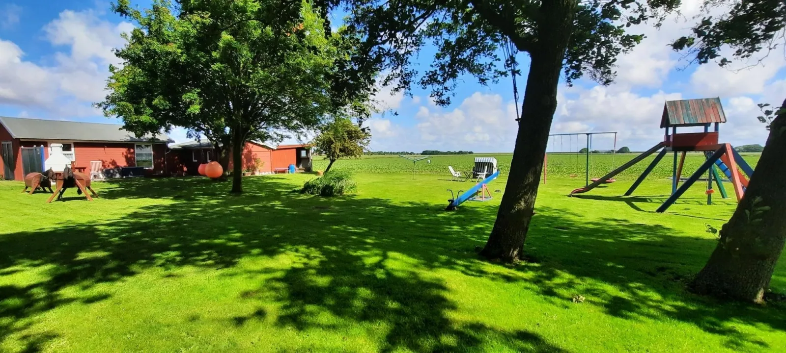 Ferienwohnung Seestern im Haus Seewind nur 800 Meter von der Nordsee entfernt auf 2.800 m² Grundstück