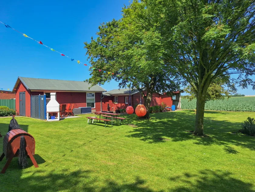 Ferienwohnung Seestern im Haus Seewind nur 800 Meter von der Nordsee entfernt auf 2.800 m² Grundstück