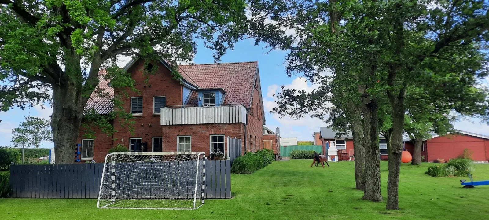 Ferienwohnung Seestern im Haus Seewind nur 800 Meter von der Nordsee entfernt auf 2.800 m² Grundstück