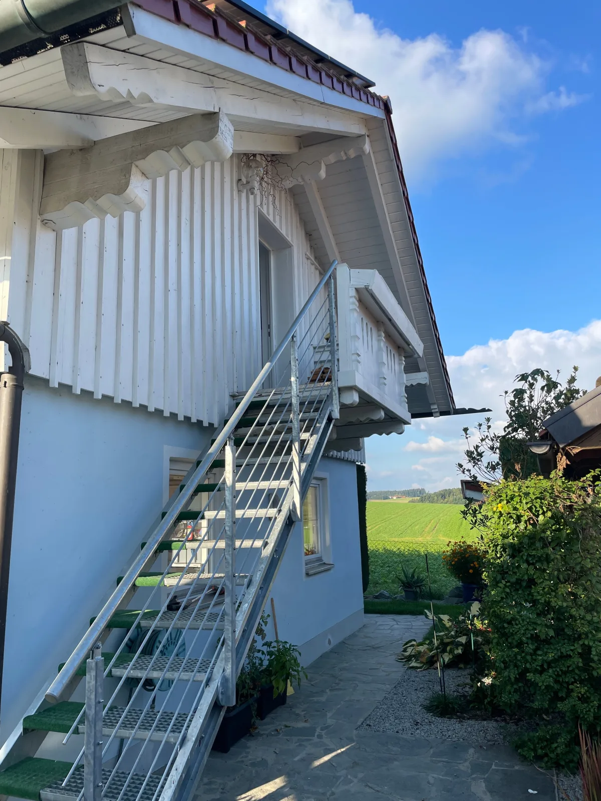 Moderne Ferienwohnung mit Balkon und Klima
