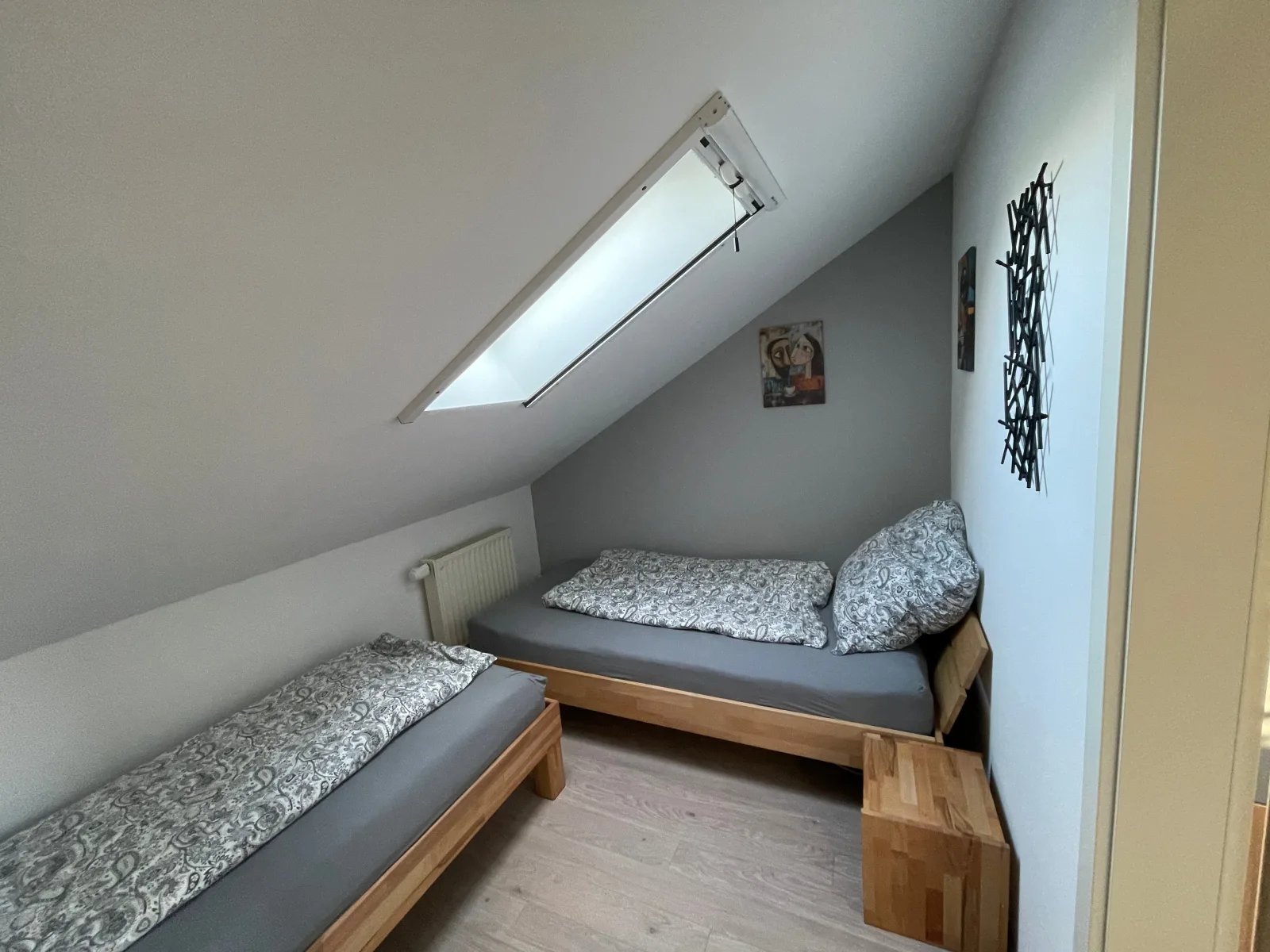 Moderne Ferienwohnung mit Balkon und Klima