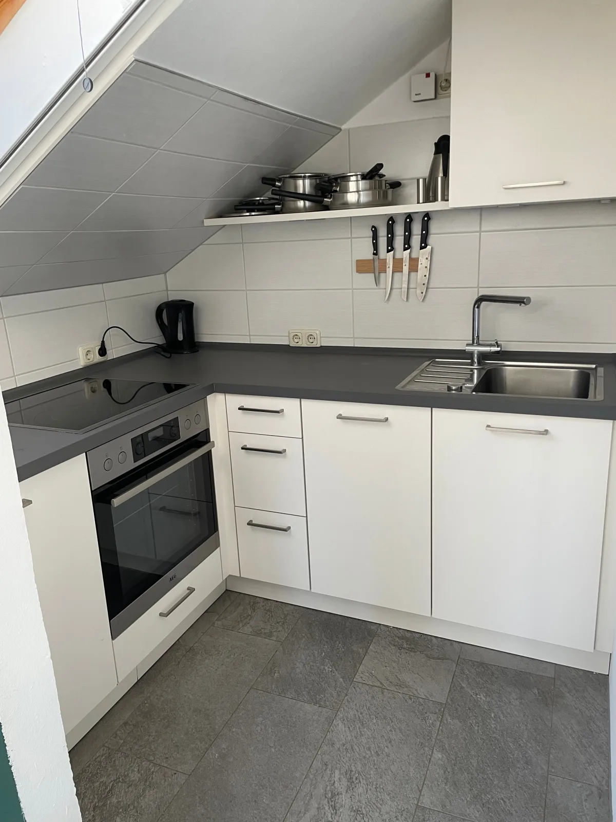 Moderne Ferienwohnung mit Balkon und Klima
