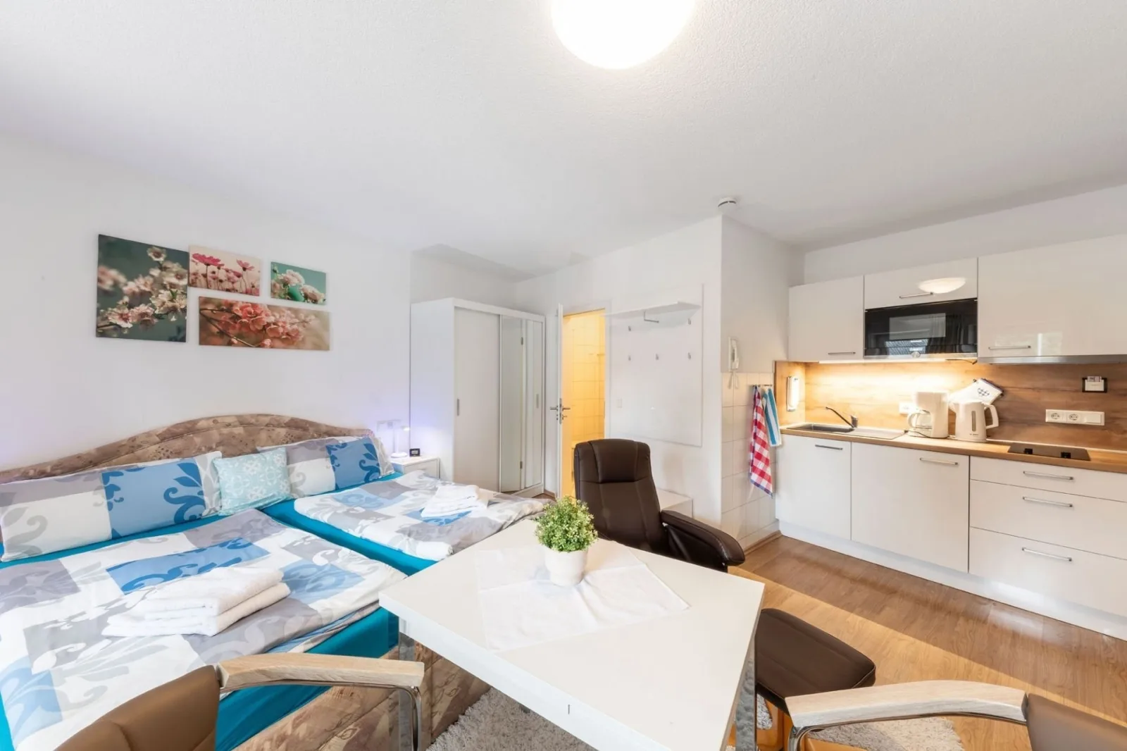 Ferienwohnung "Blumenwiese"