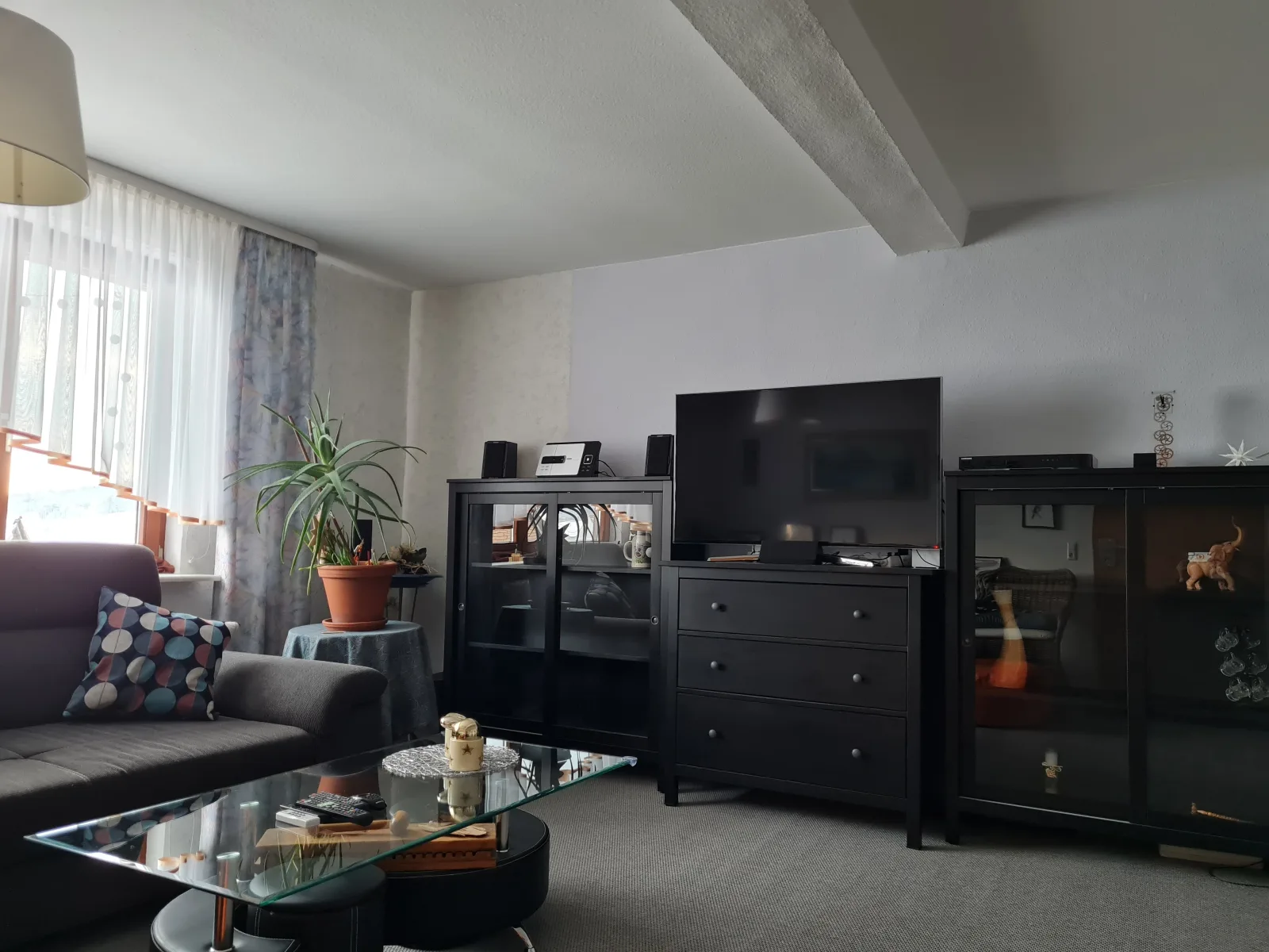 Ruhige Ferienwohnung mit Balkon und Terrasse nahe Kassel