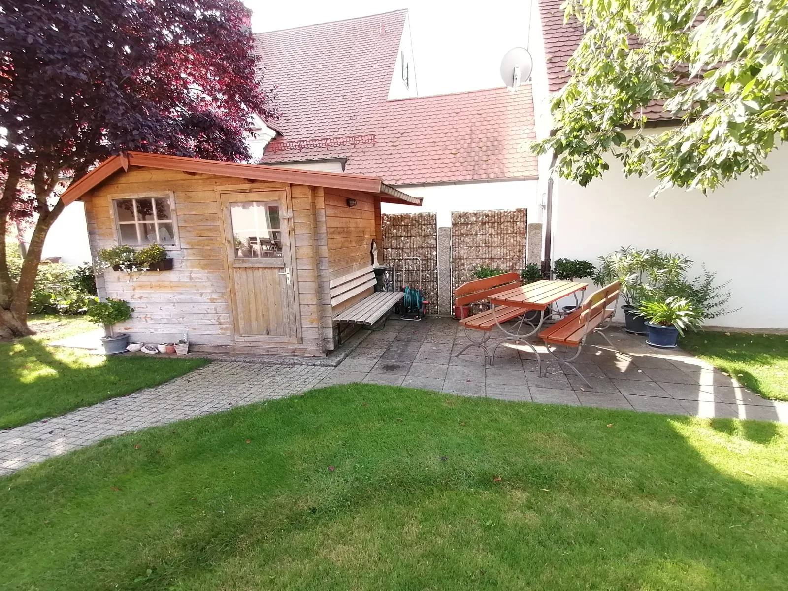 Haus mit großem Garten und Terrasse zur Mitbenutzung