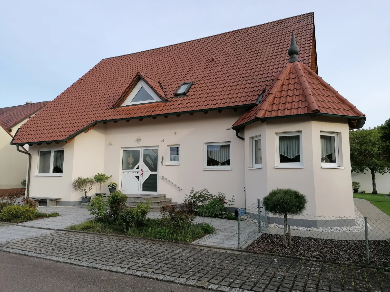 Haus mit großem Garten und Terrasse zur Mitbenutzung