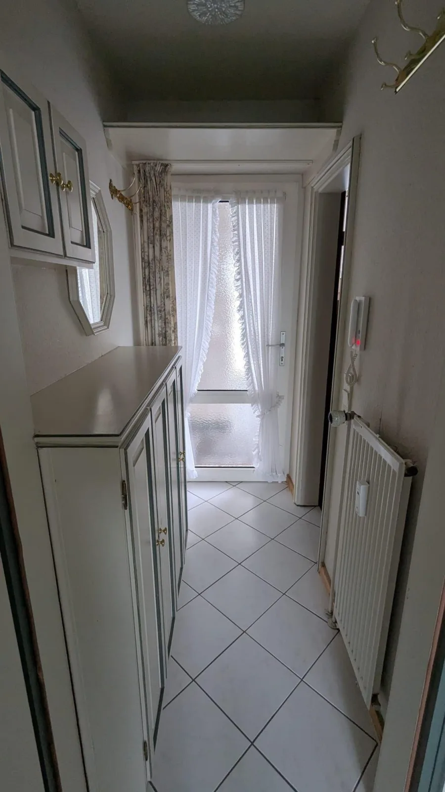 Mini-Wohnung mit Dachschräge im friesischen Stil