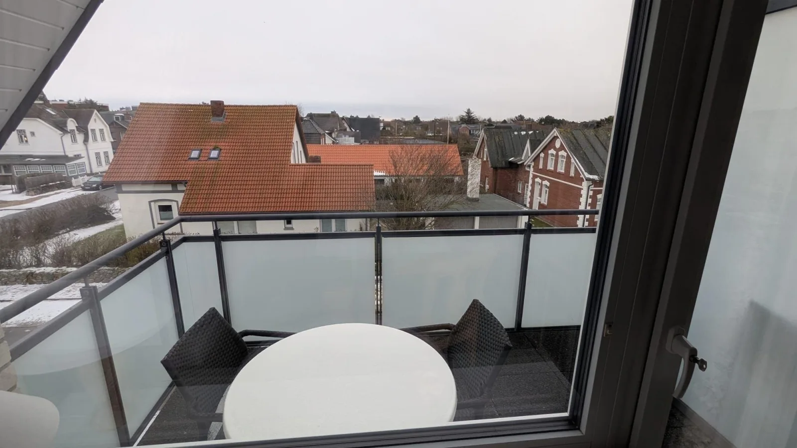 Mini-Wohnung mit Dachschräge im friesischen Stil