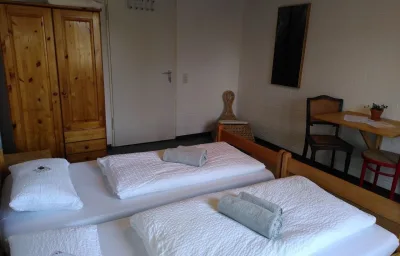 Zimmer 12
