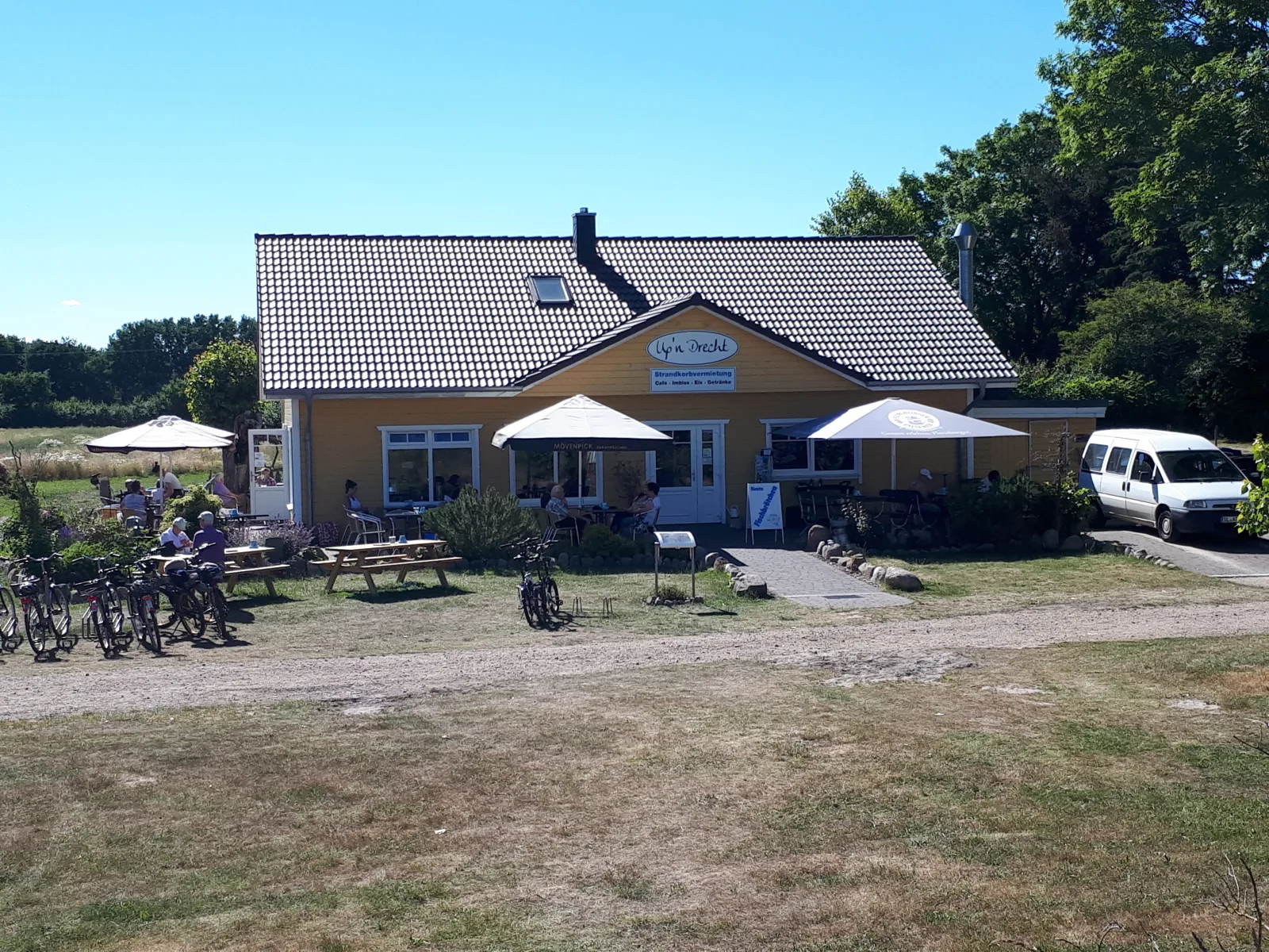 Terrassen-Fewo Seaside am Ostseestrand inkl. Schwimmbad und Strandkorb