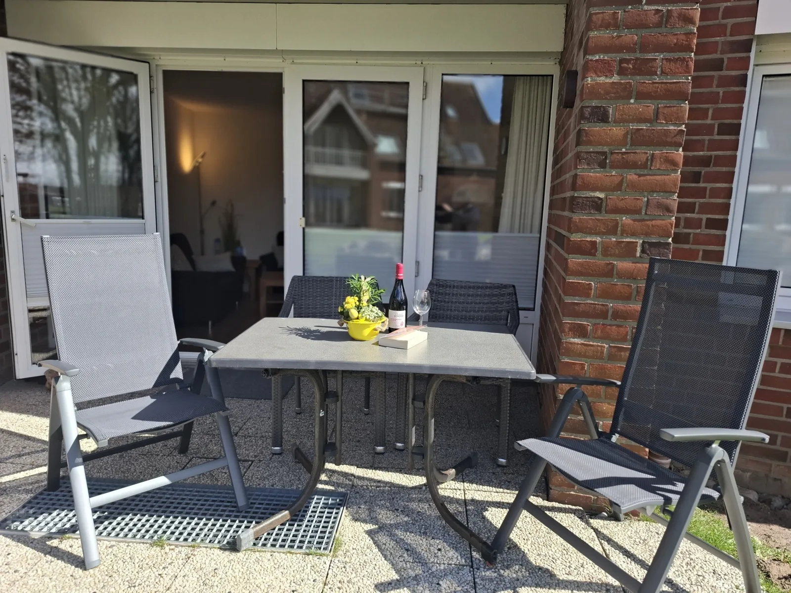 Terrassen-Fewo Seaside am Ostseestrand inkl. Schwimmbad und Strandkorb