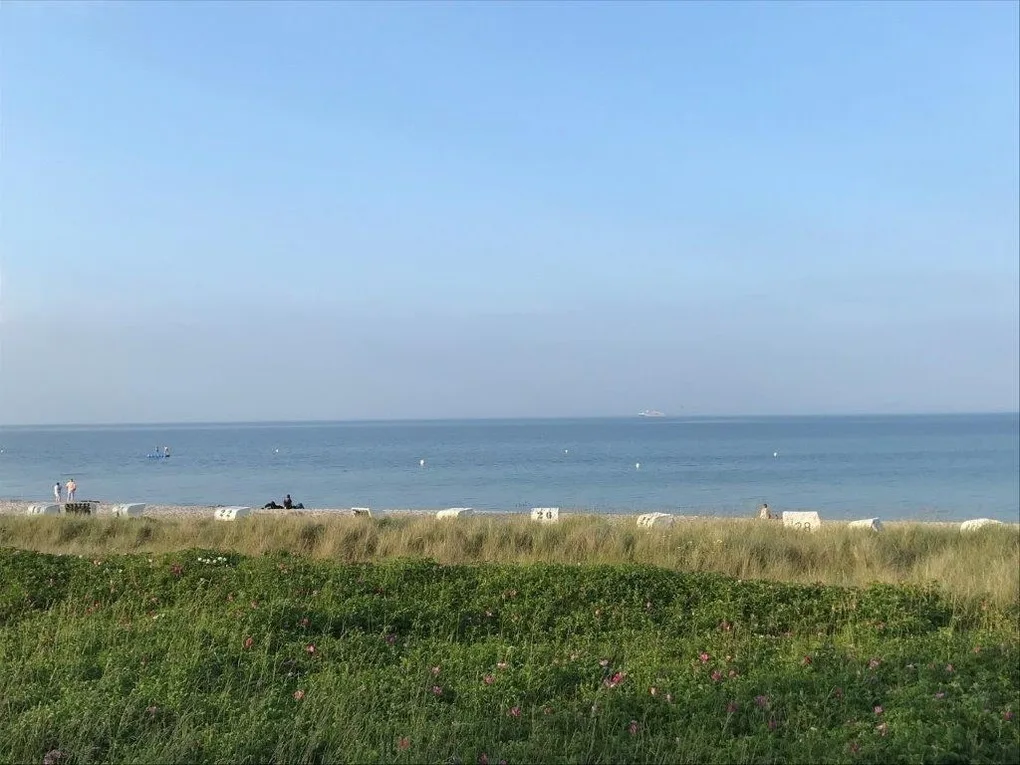 Terrassen-Fewo Seaside am Ostseestrand inkl. Schwimmbad und Strandkorb