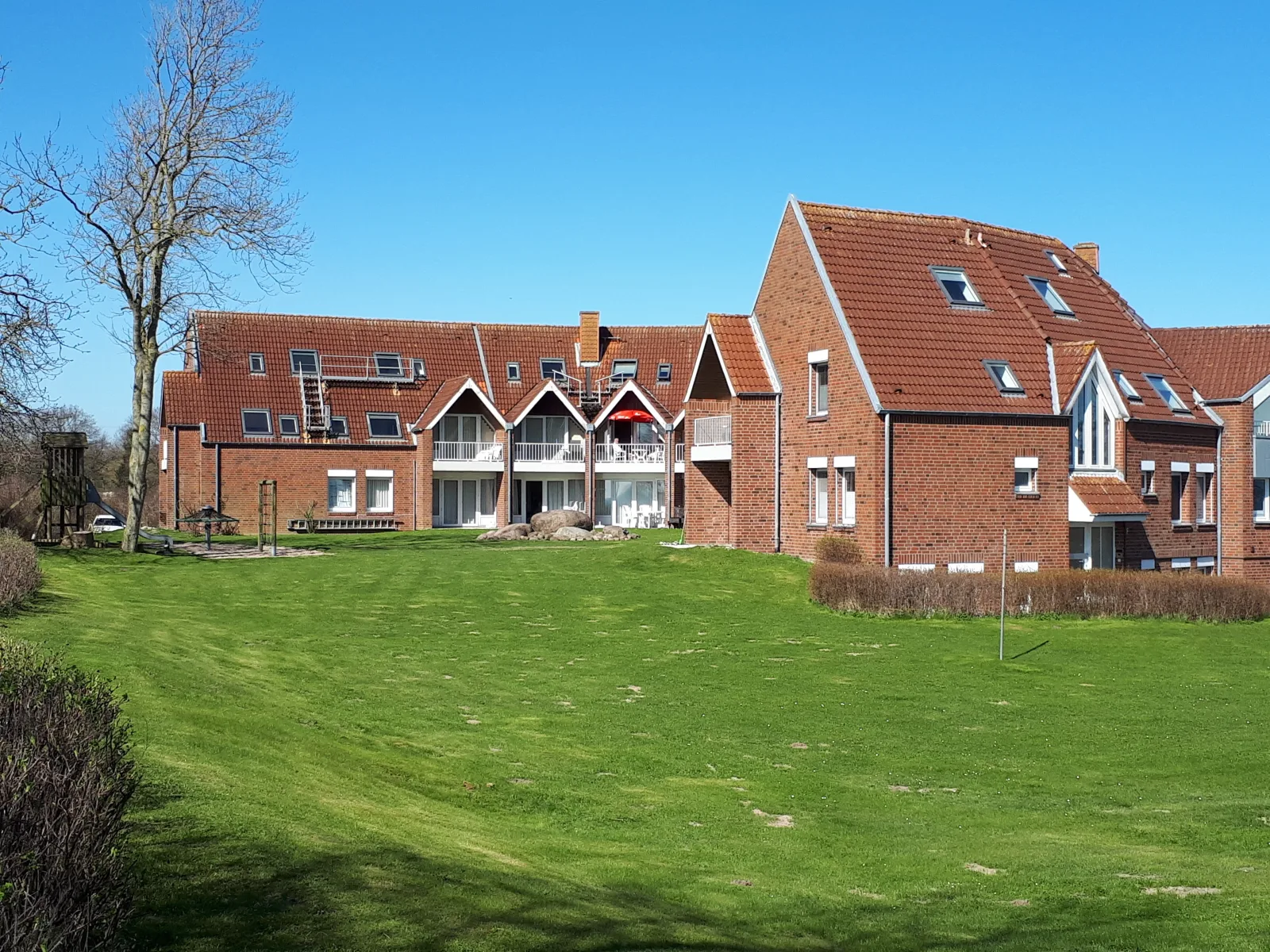 Terrassen-Fewo Seaside am Ostseestrand inkl. Schwimmbad und Strandkorb