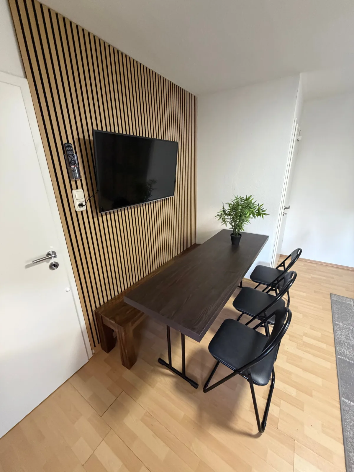 3 Zimmer/ Ruhiges Apartment mit Terrasse: Tor zu den Alpen & München (EG-L)