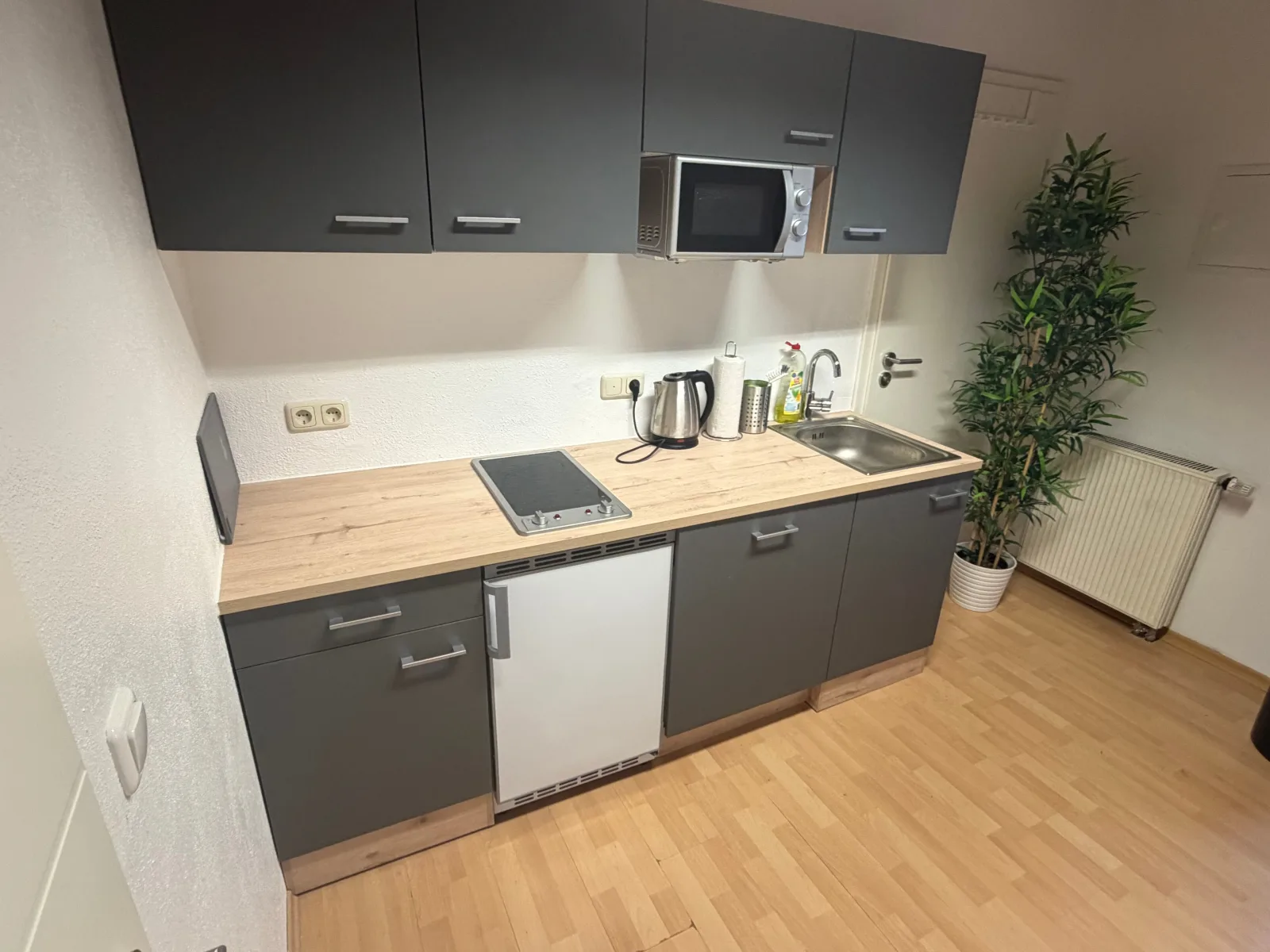 3 Zimmer/ Ruhiges Apartment mit Terrasse: Tor zu den Alpen & München (EG-L)