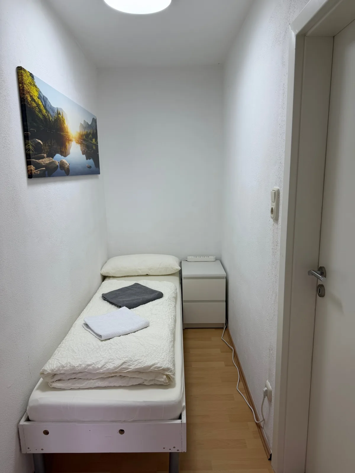 3 Zimmer/ Ruhiges Apartment mit Terrasse: Tor zu den Alpen & München (EG-L)