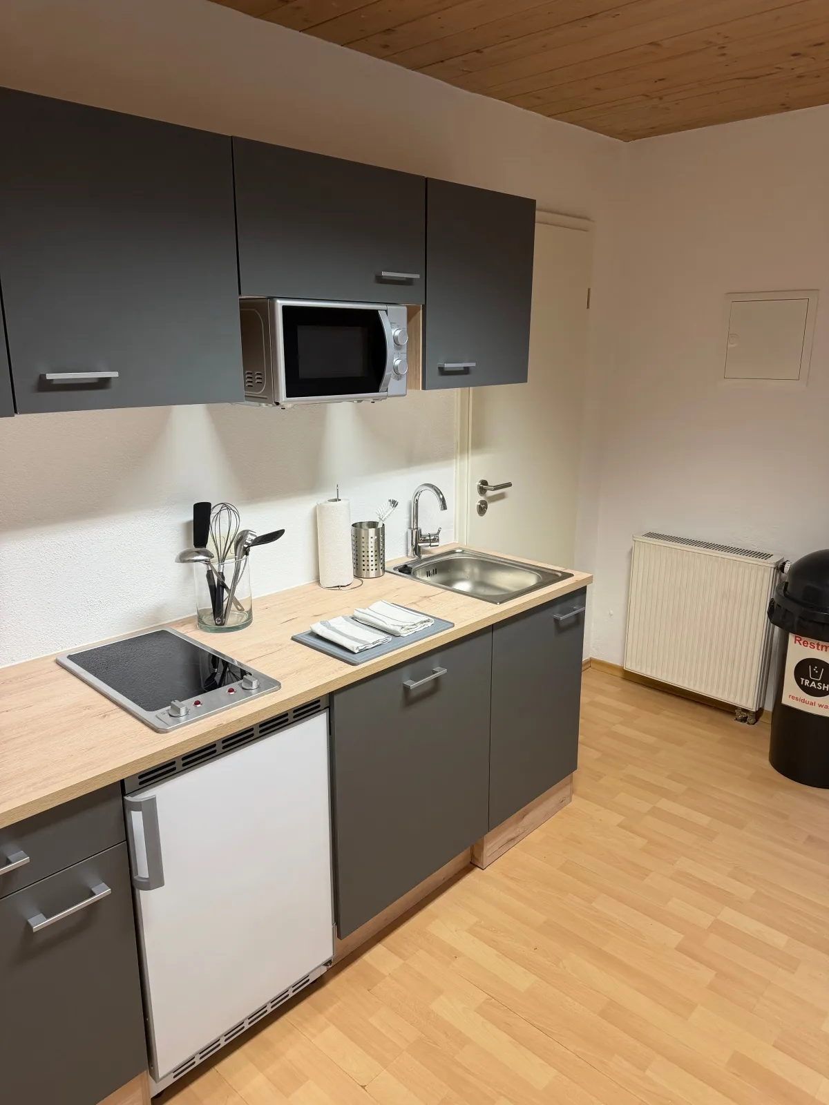 3 Zimmer/ Ruhiges Apartment mit Terrasse: Tor zu den Alpen & München (EG-L)