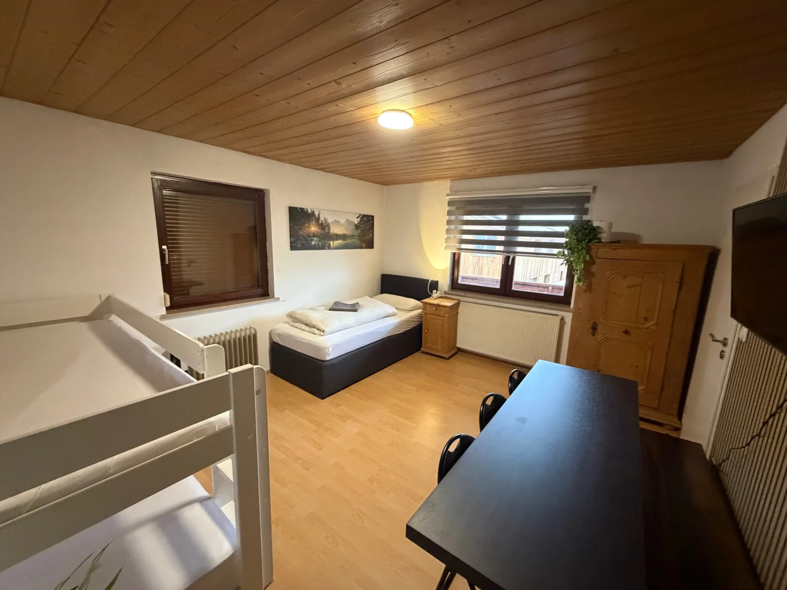 7 Zimmer /Stilvolle Residenz vor den Toren Münchens für 18 Personen  (OG)