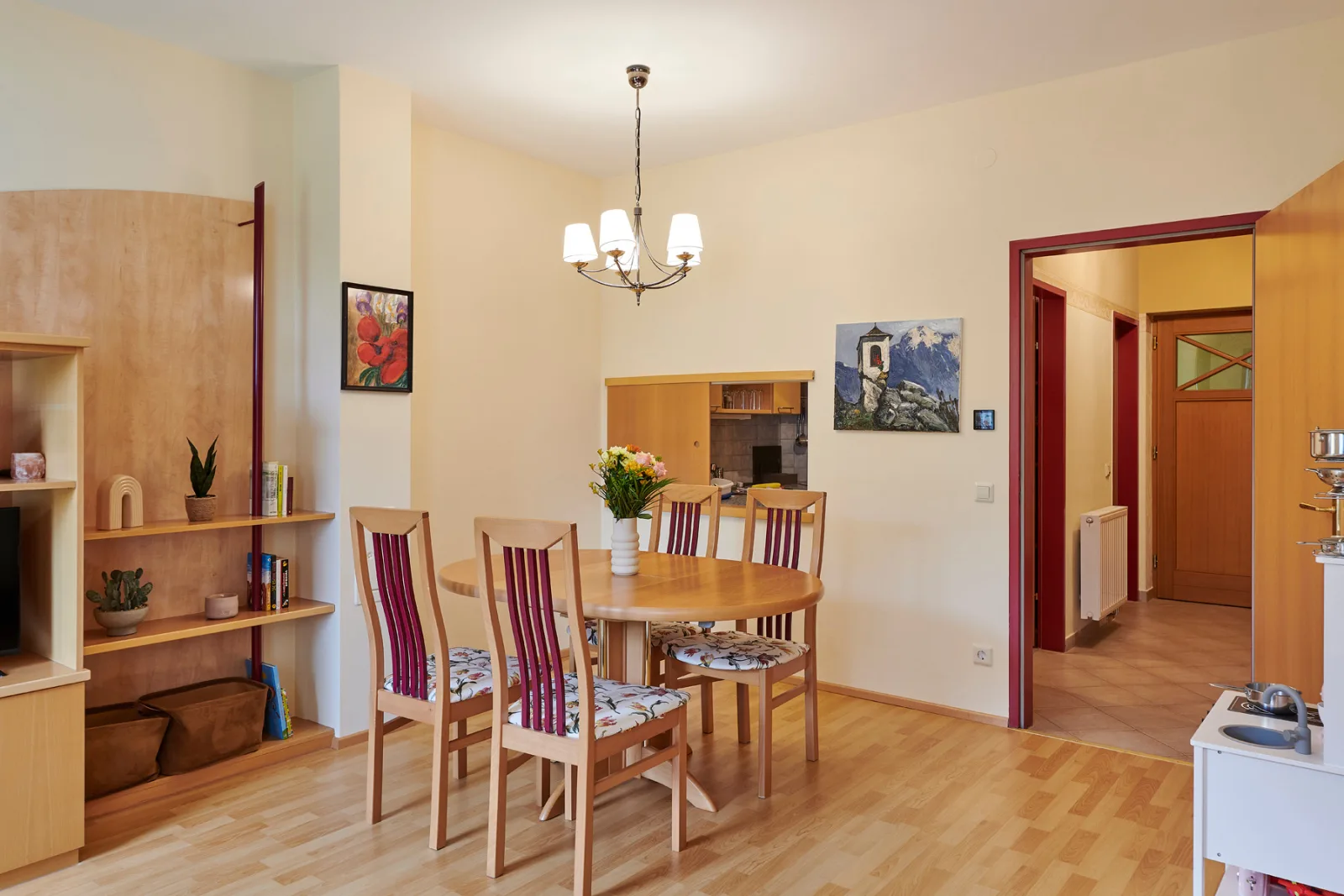 Das Burgennest, 5-Betten Haus, Bademantelgang, Garten, Parkplatz