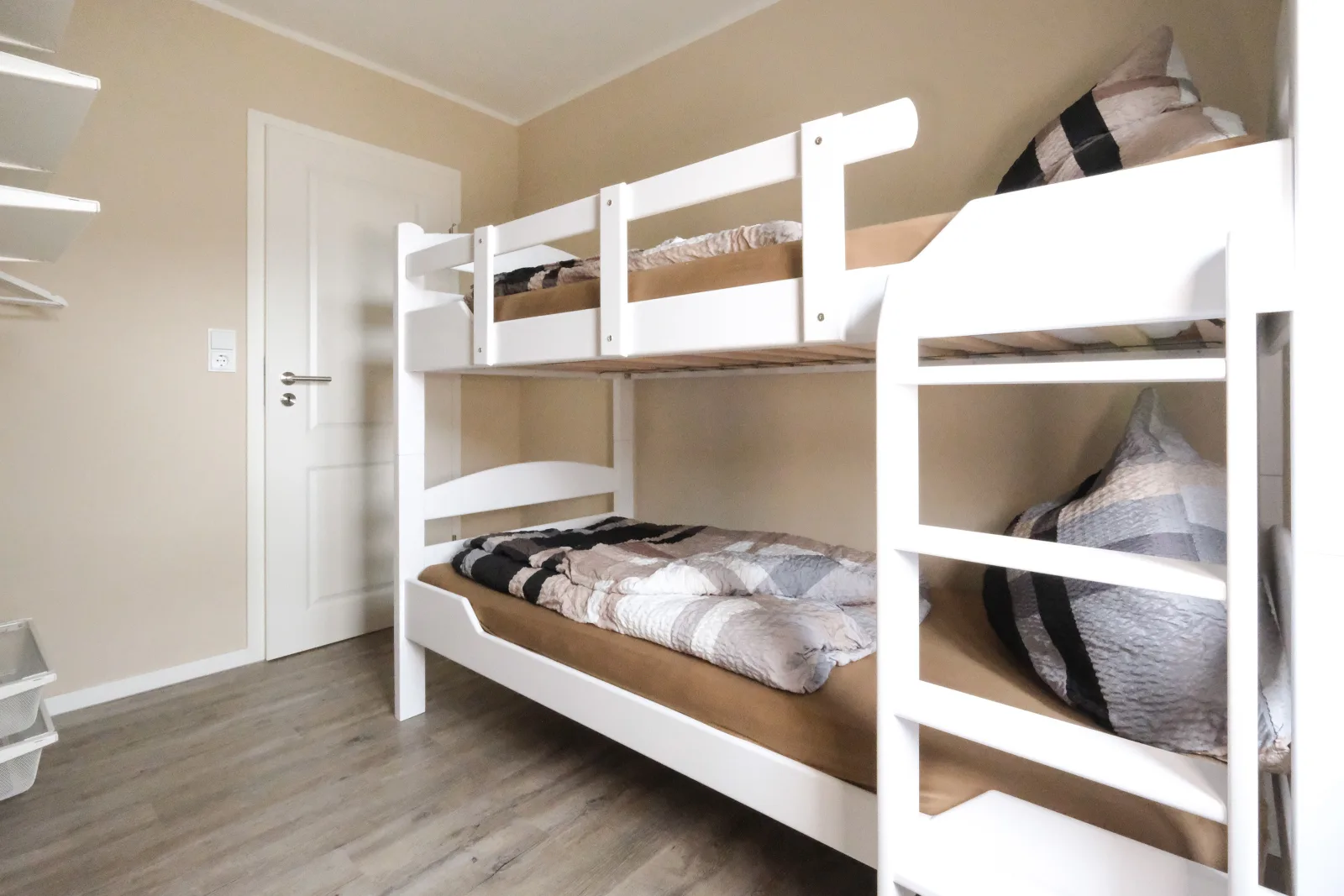 *Neu* FeWo No. 4 Friesenhuus Carolinensiel mit großem Balkon und Fahrradgarage in top Lage