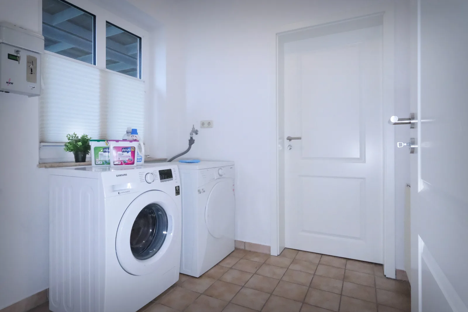 *Neu* FeWo No. 4 Friesenhuus Carolinensiel mit großem Balkon und Fahrradgarage in top Lage