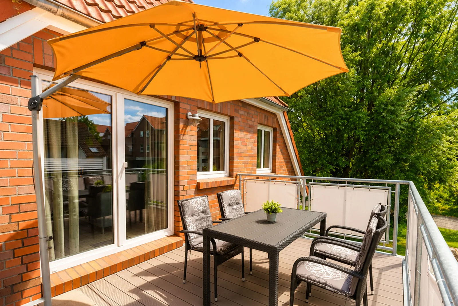 *Neu* FeWo No. 4 Friesenhuus Carolinensiel mit großem Balkon und Fahrradgarage in top Lage