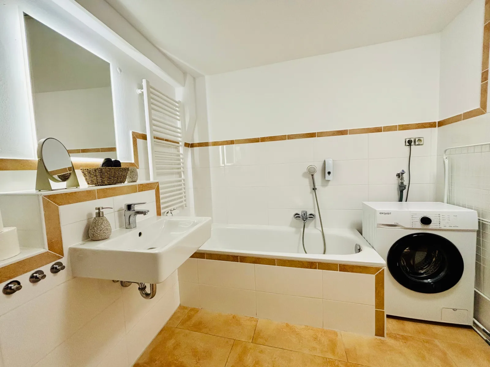 AyCatcherHomes - Mira | Old Town | 3BR Loft | 9 Guests