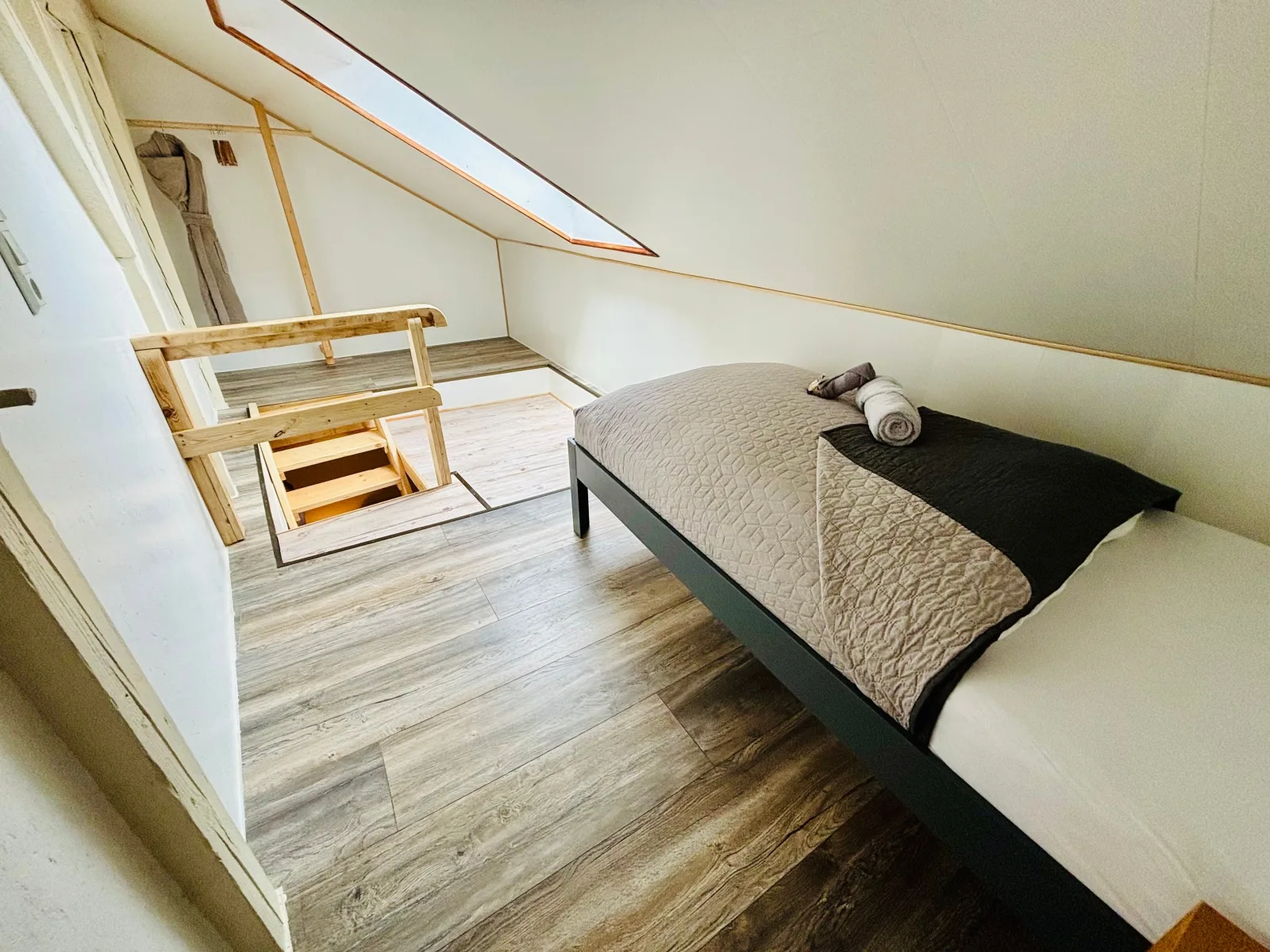 AyCatcherHomes - Mira | Old Town | 3BR Loft | 9 Guests