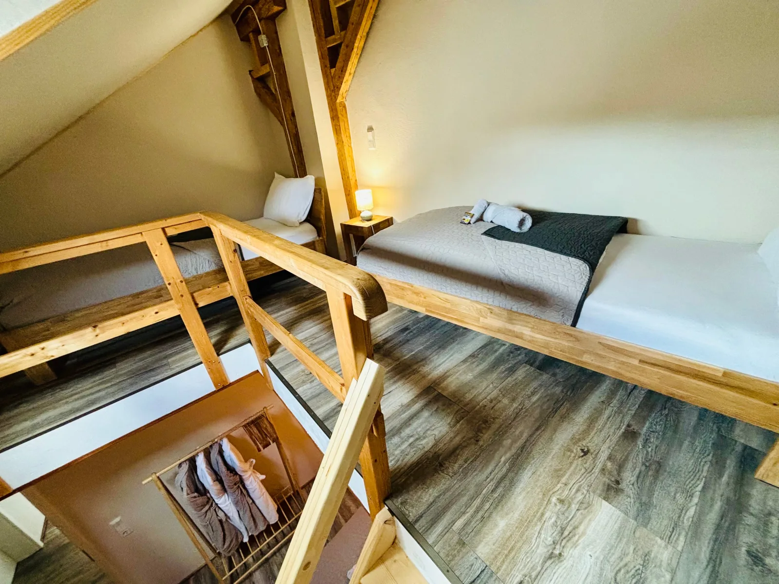 AyCatcherHomes - Mira | Old Town | 3BR Loft | 9 Guests
