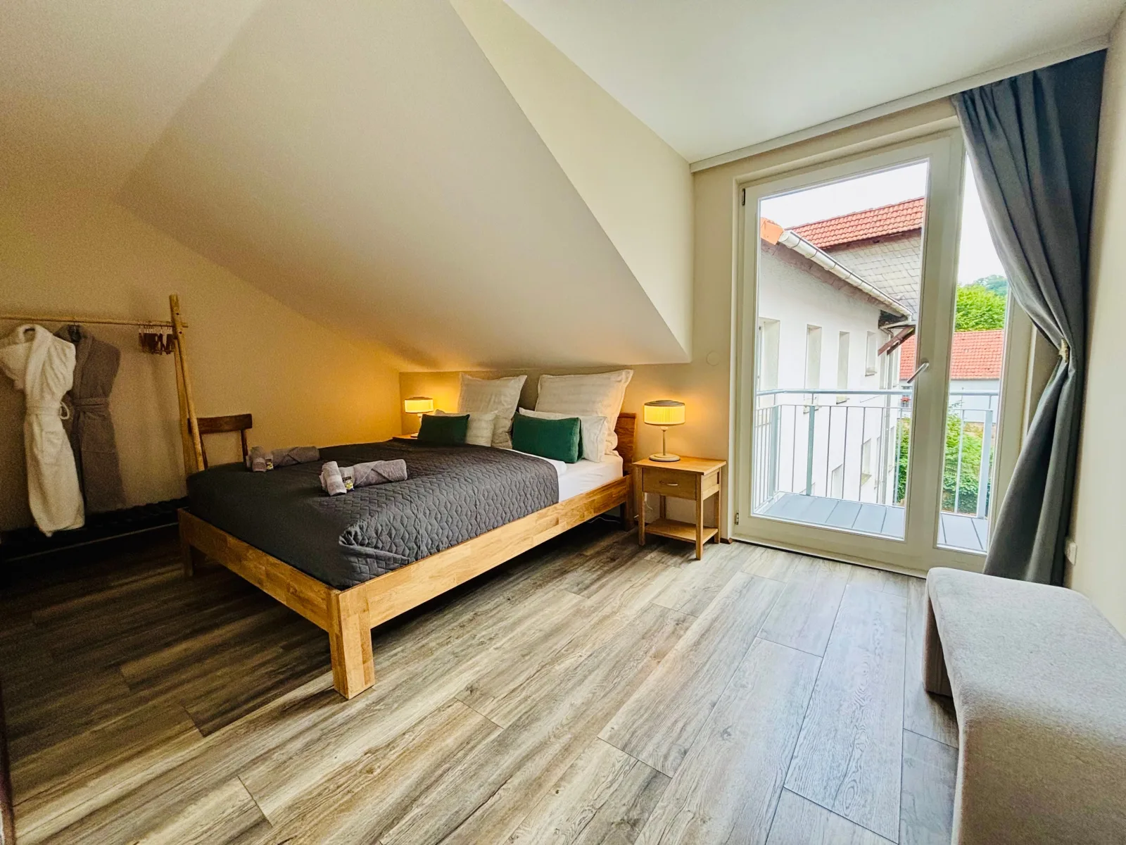 AyCatcherHomes - Mira | Old Town | 3BR Loft | 9 Guests