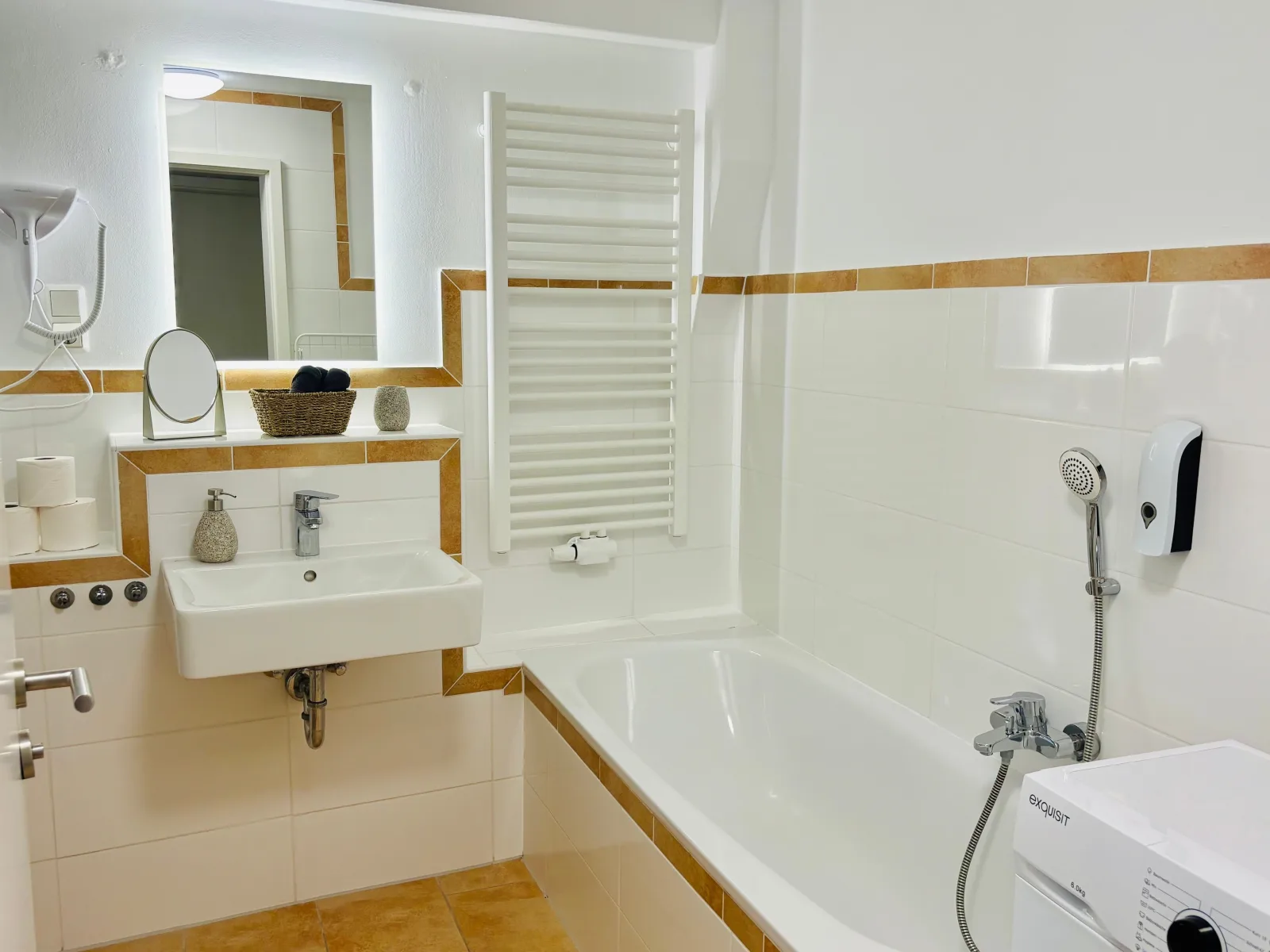 AyCatcherHomes - Mira | Old Town | 3BR Loft | 9 Guests