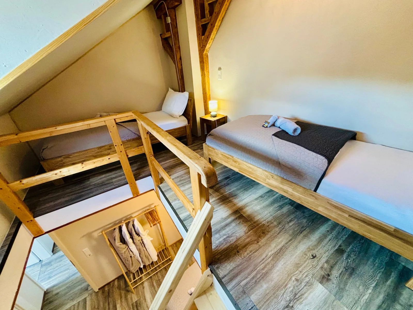 AyCatcherHomes - Mira | Old Town | 3BR Loft | 9 Guests