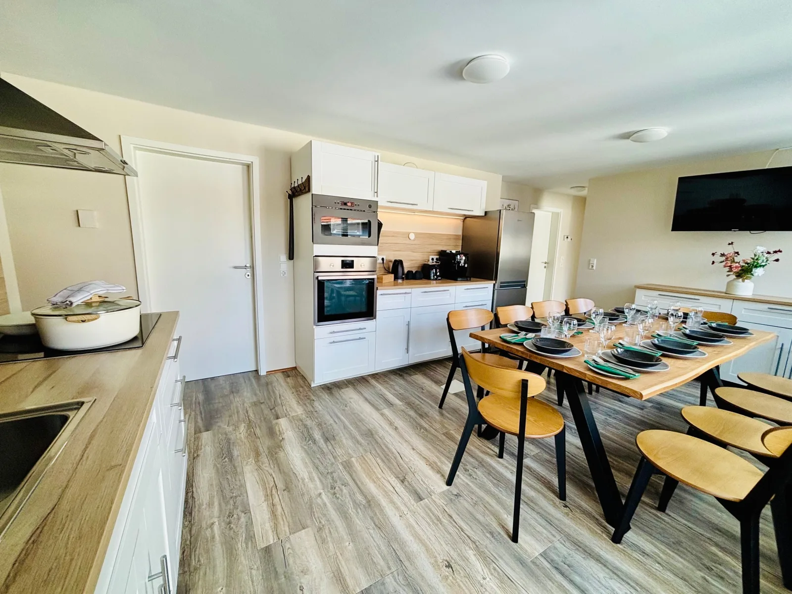 AyCatcherHomes - Mira | Old Town | 3BR Loft | 9 Guests